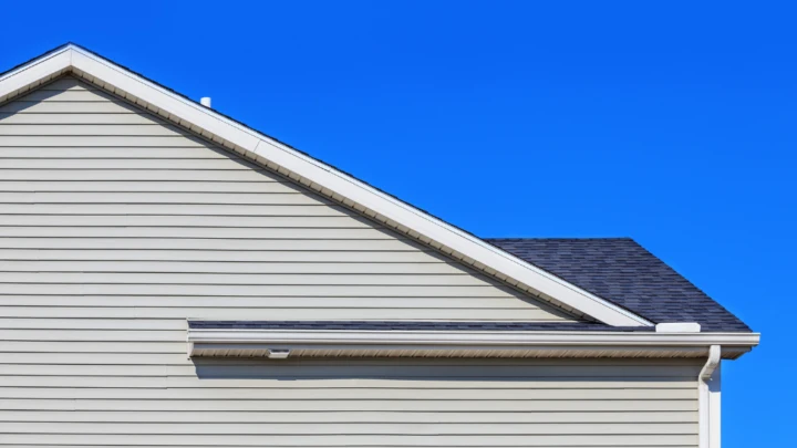 how long does vinyl siding last